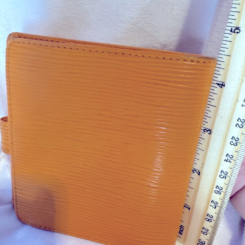 Louis Vuitton Orange Epi Leather Bifold Wallet – Vintage - Picture 3 of 13